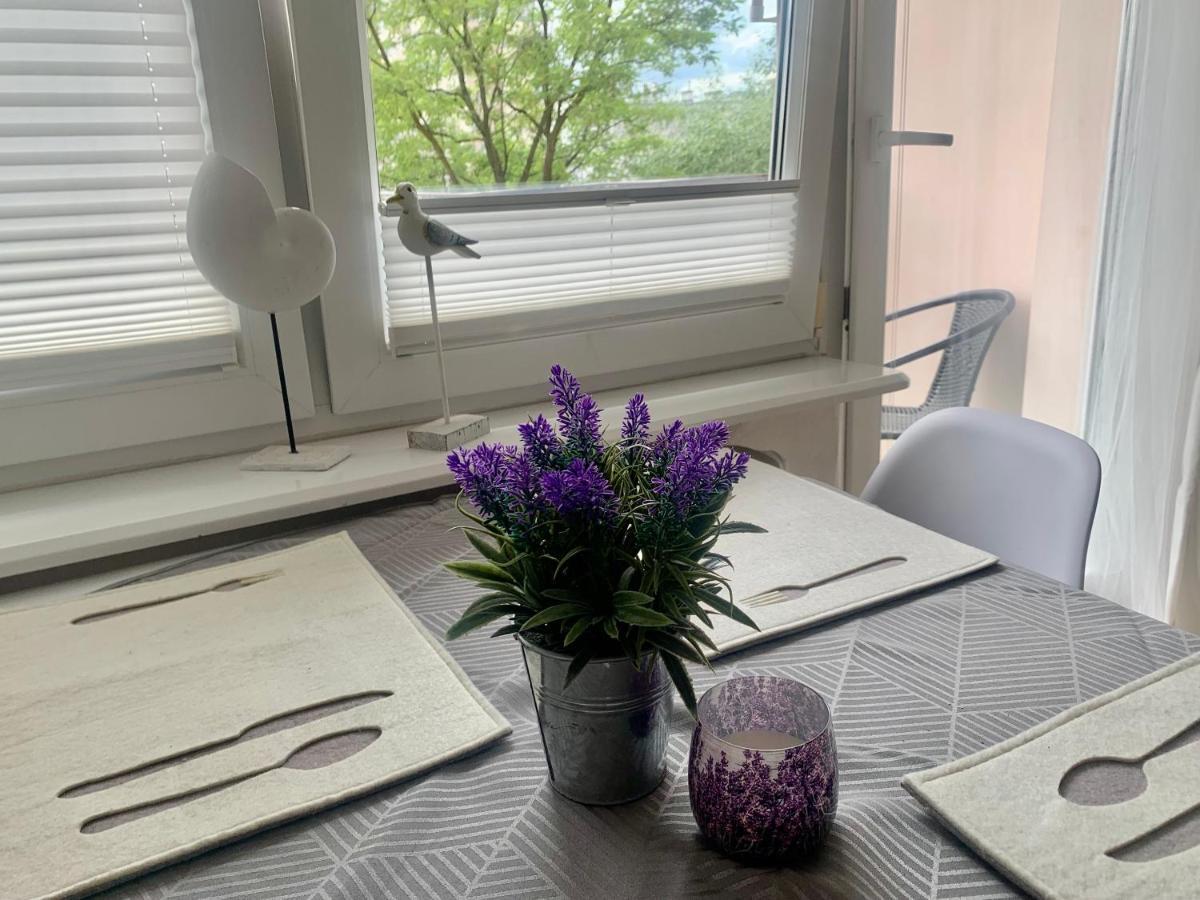 Wera - Klimatyczny Apartament 300 M Od Plazy Brzezno - Azw Gdańsk Eksteriør bilde